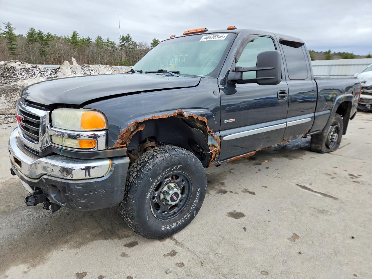 Salvage GMC Sierra Image