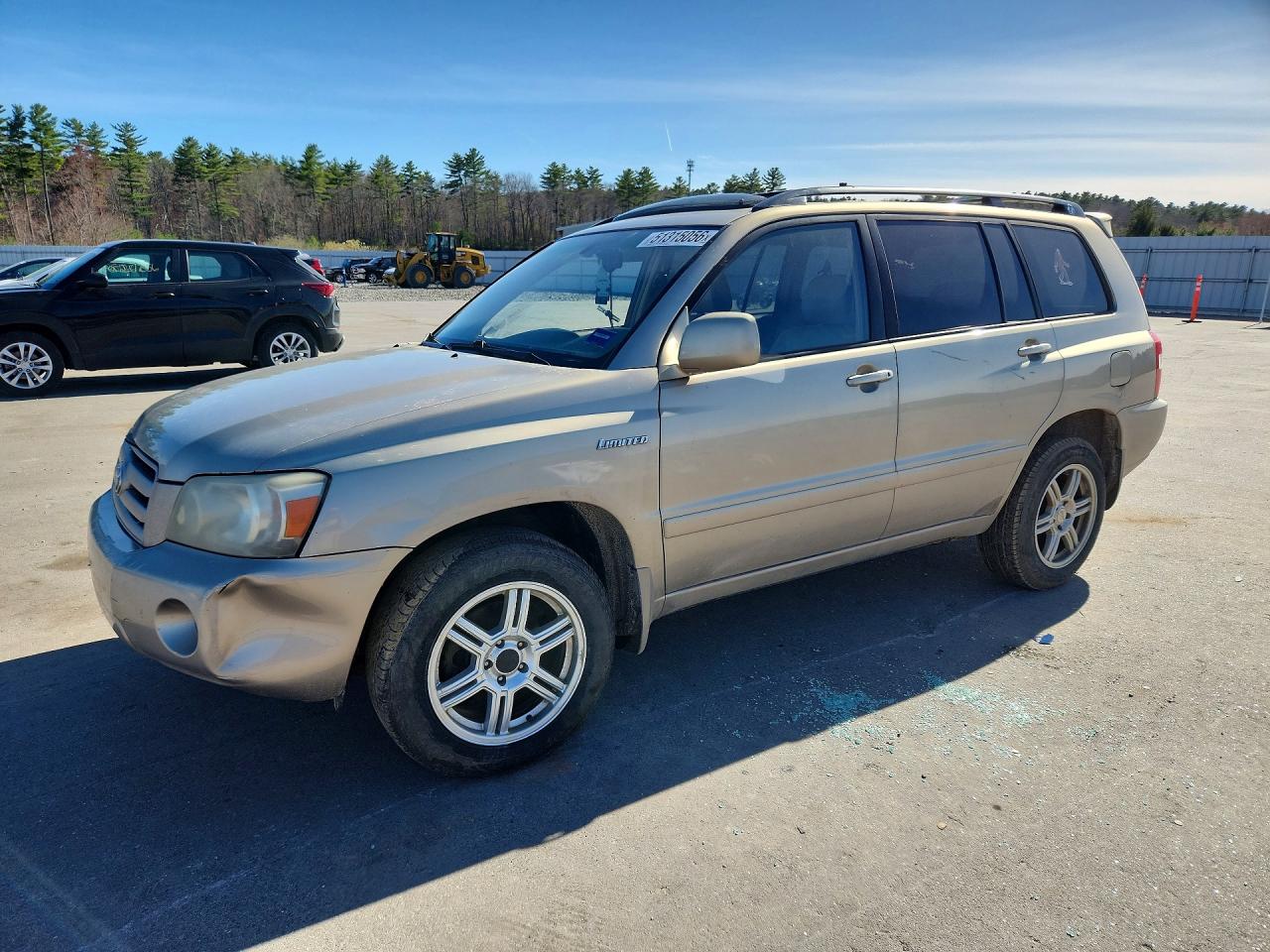 Salvage Toyota Highlander Image