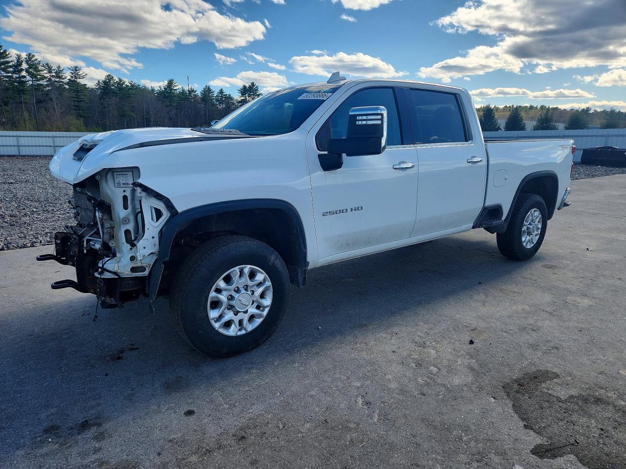Salvage Chevrolet Silverado Image