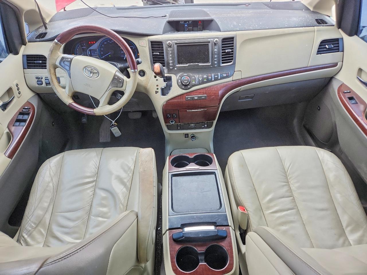 Toyota Sienna Limited 7-passenger