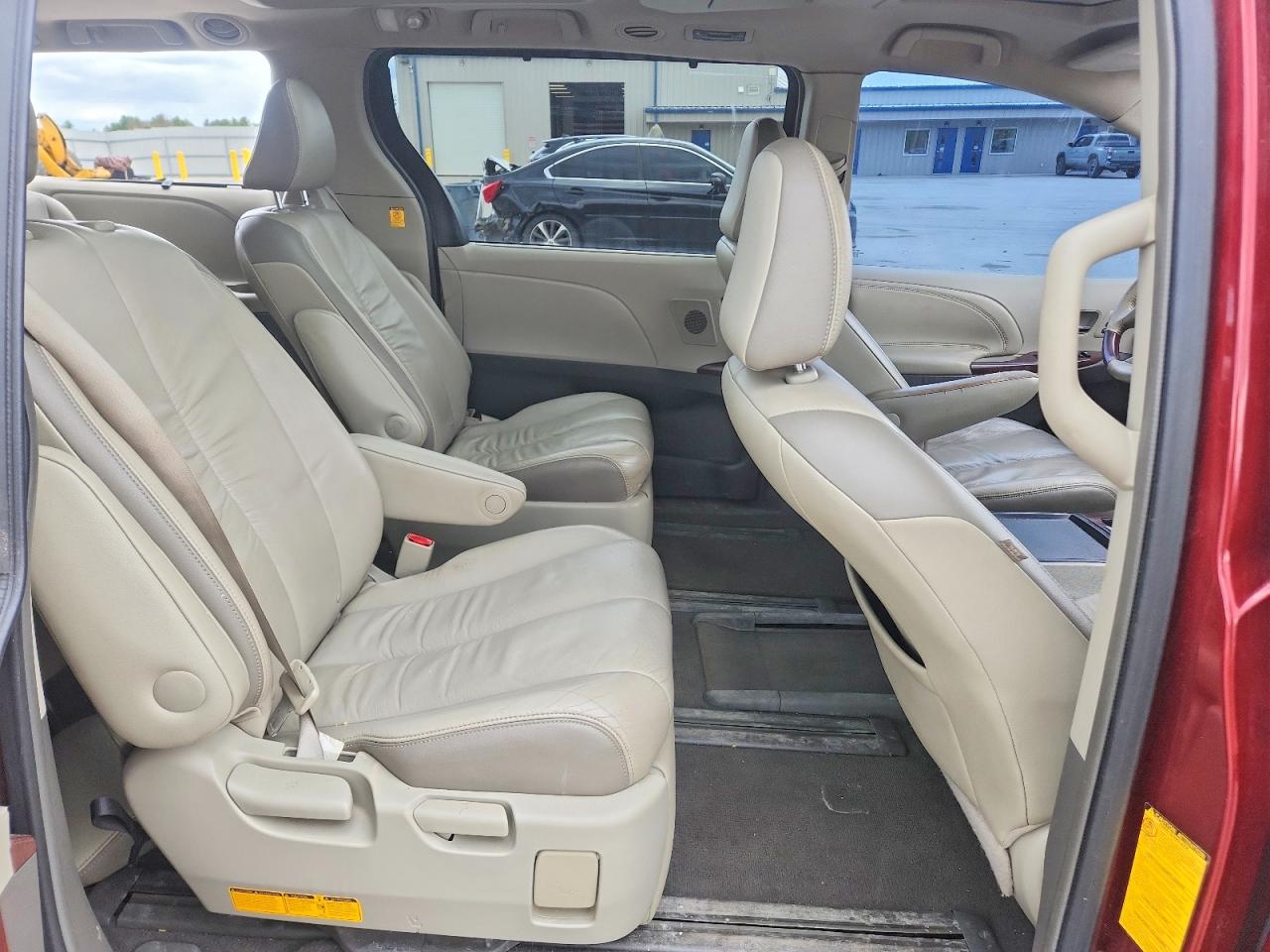 Toyota Sienna Limited 7-passenger