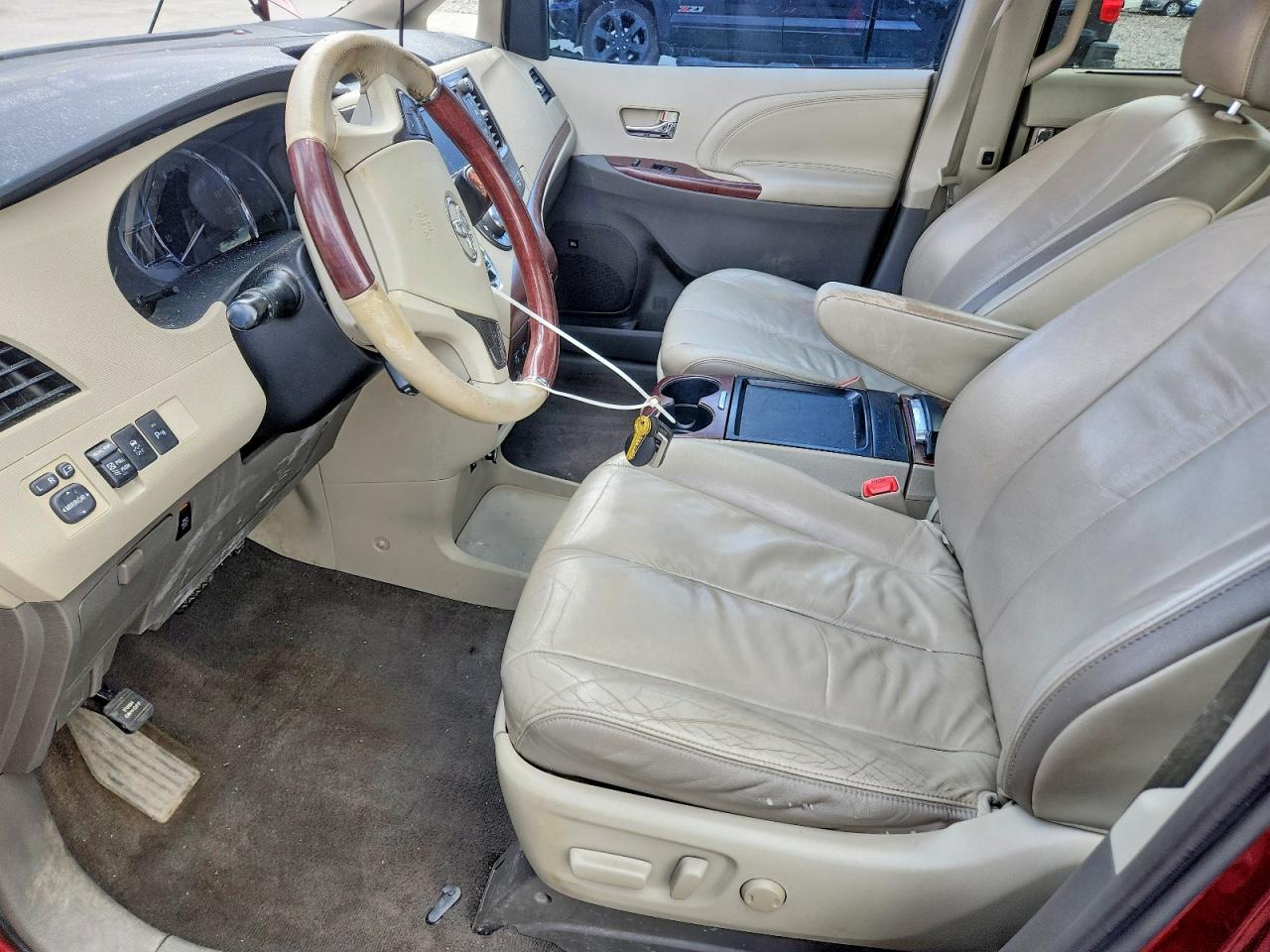 Toyota Sienna Limited 7-passenger