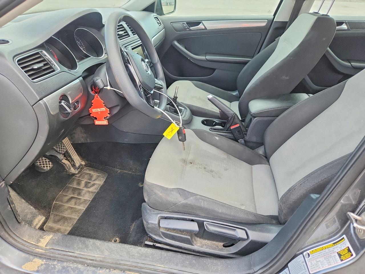 Volkswagen Jetta S