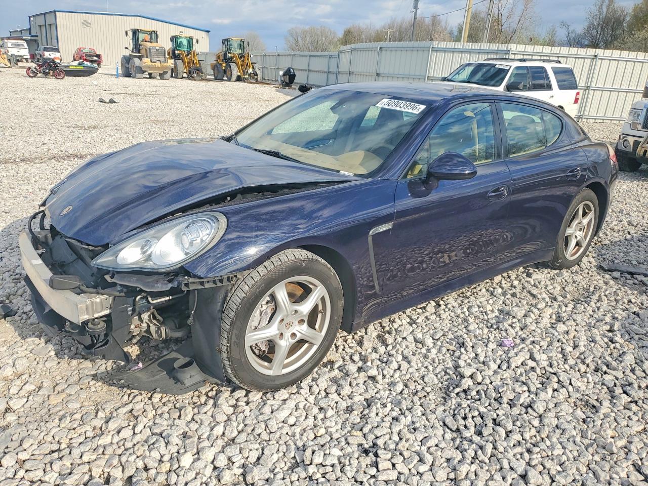 Salvage Porsche Panamera Image