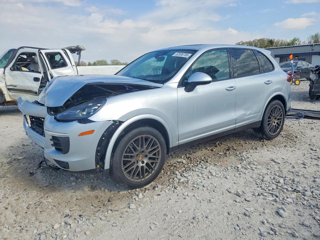 Salvage Porsche Cayenne Image