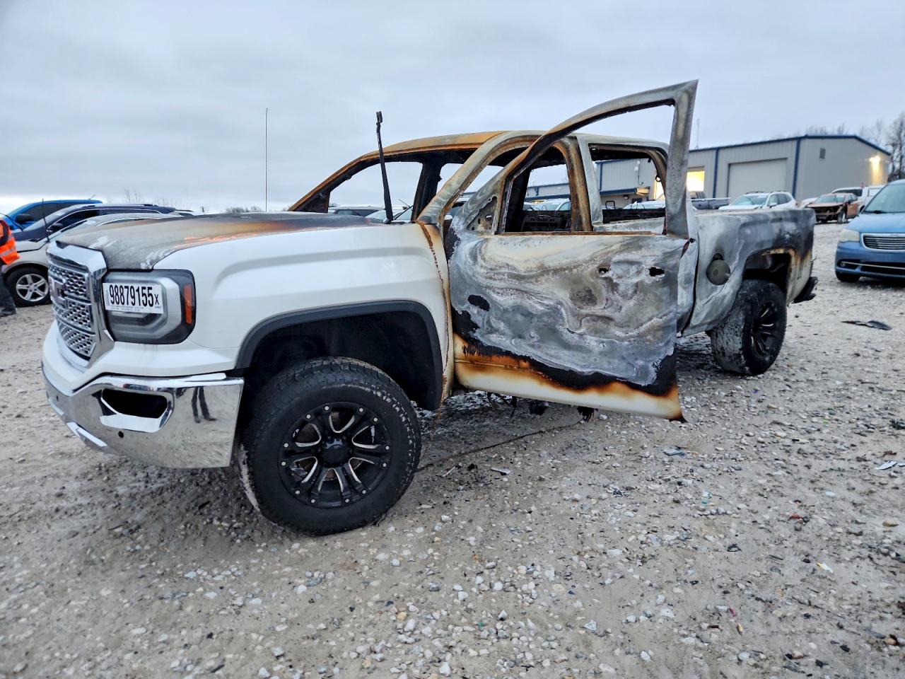 Salvage GMC Sierra Image