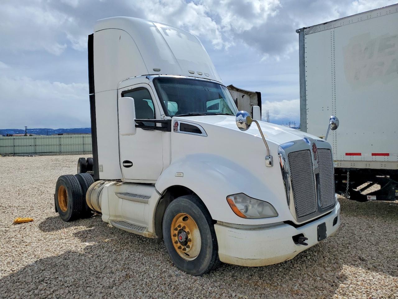 Salvage Kenworth T680 Image
