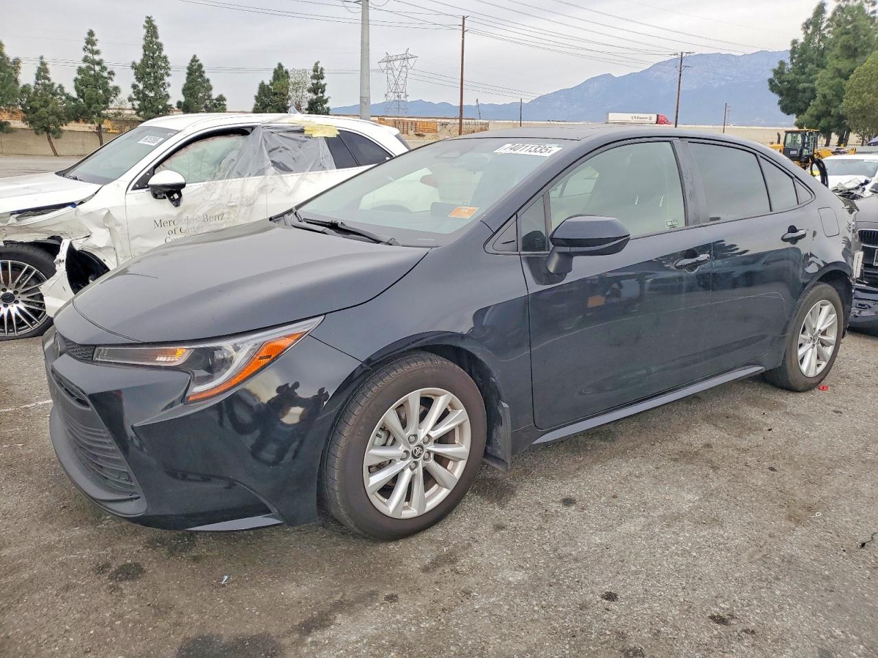Salvage Toyota Corolla Image