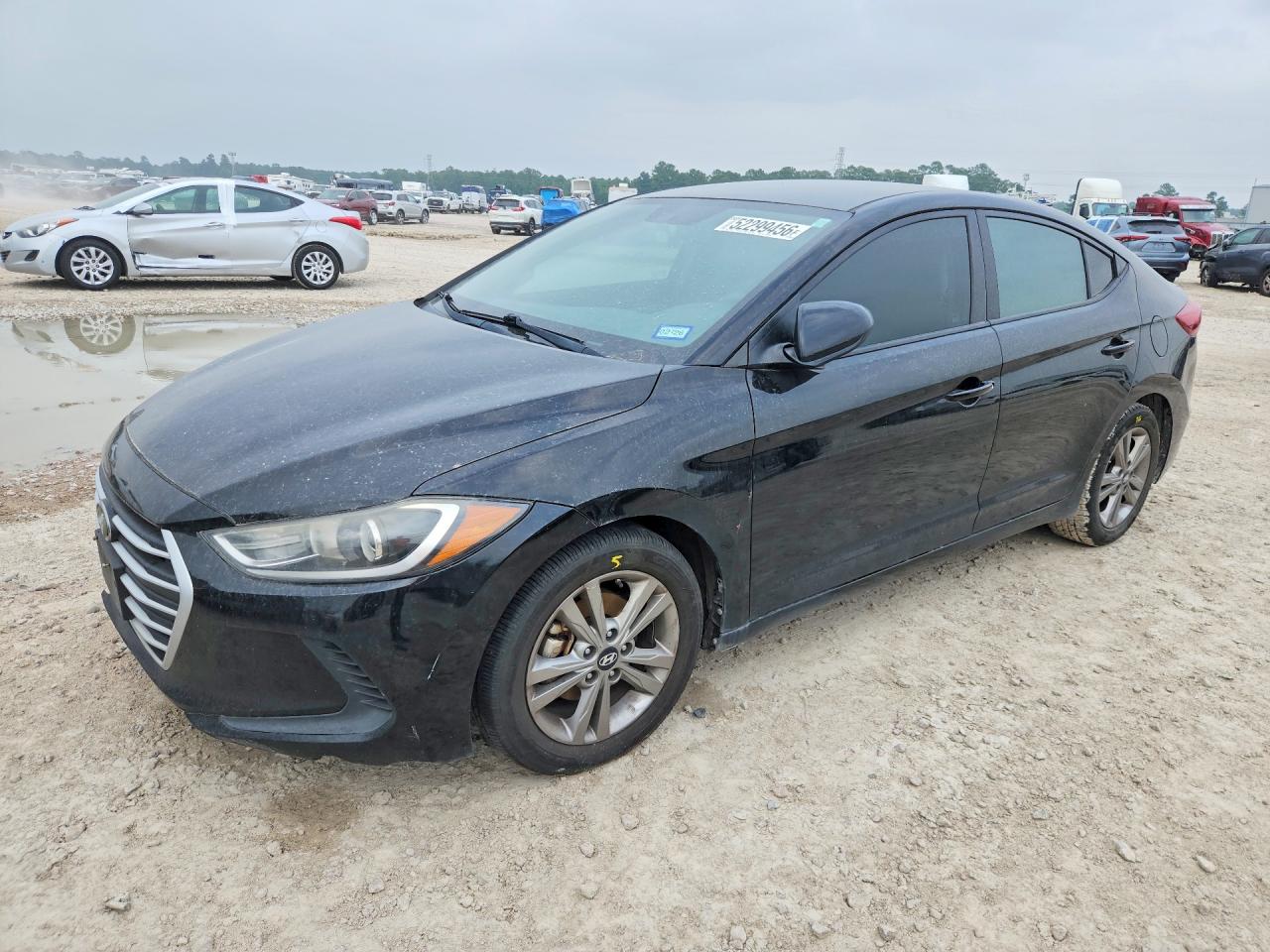 Salvage Hyundai ELANTRA Image