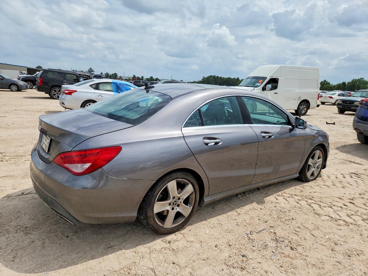 Mercedes-Benz Cla-class 250