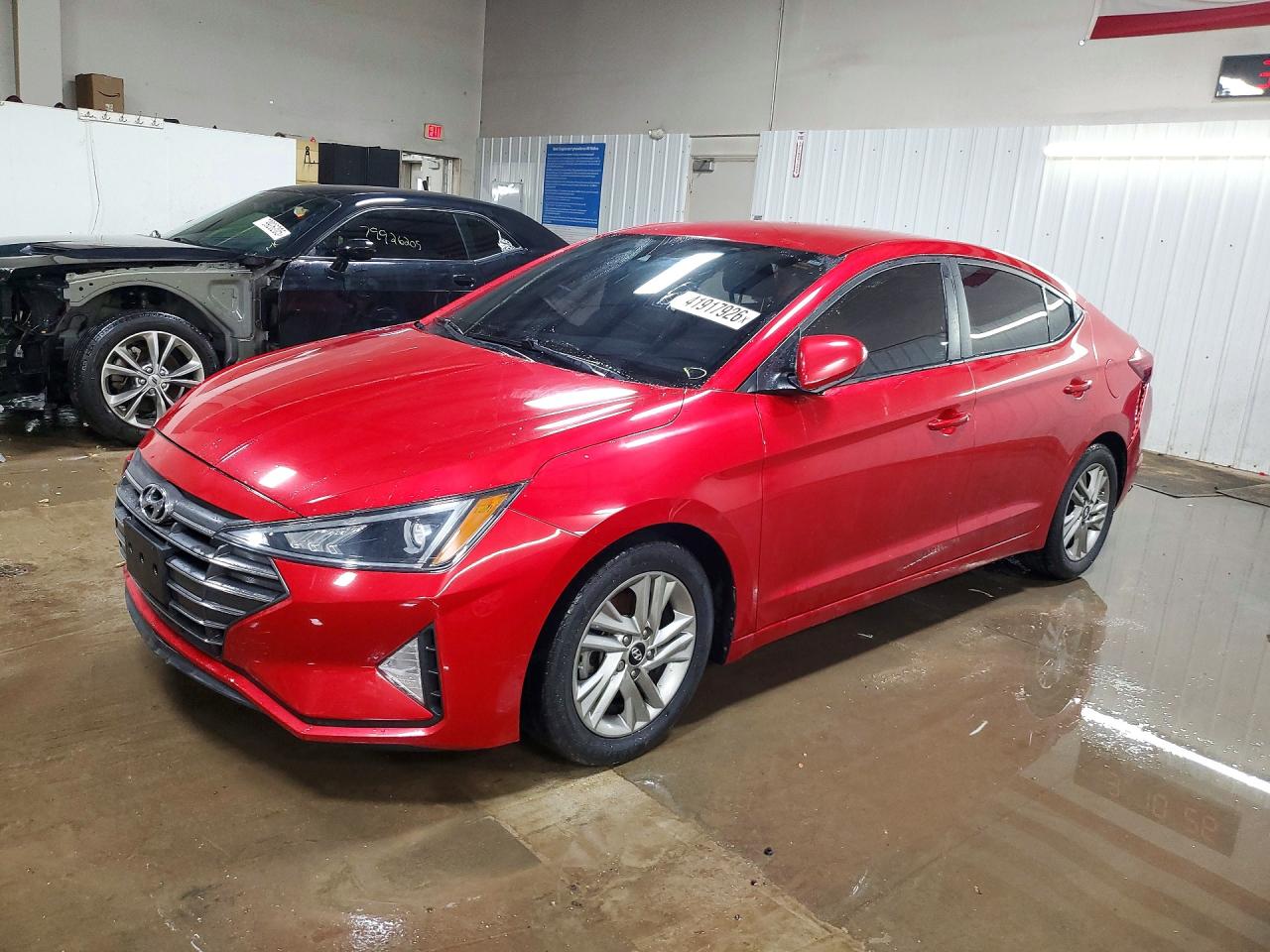 Salvage Hyundai ELANTRA Image