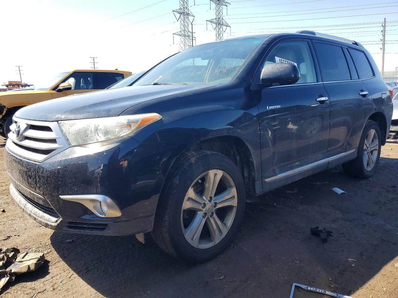 Salvage Toyota Highlander Image