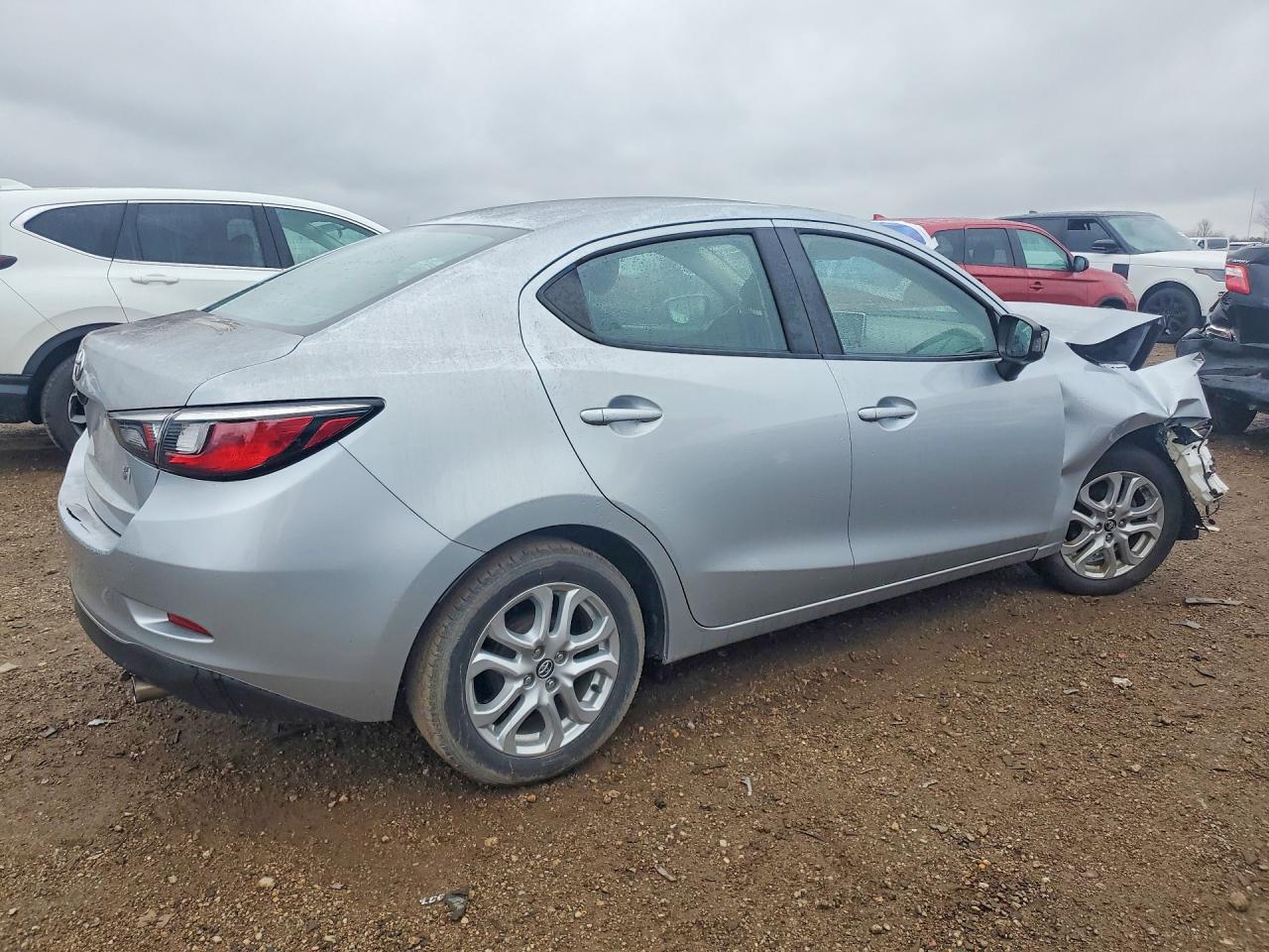Toyota Yaris Base