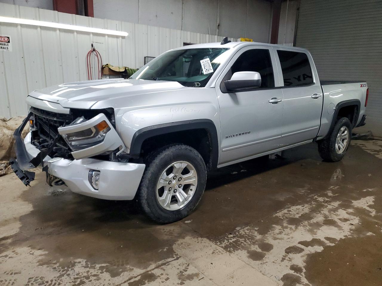 Salvage Chevrolet Silverado Image