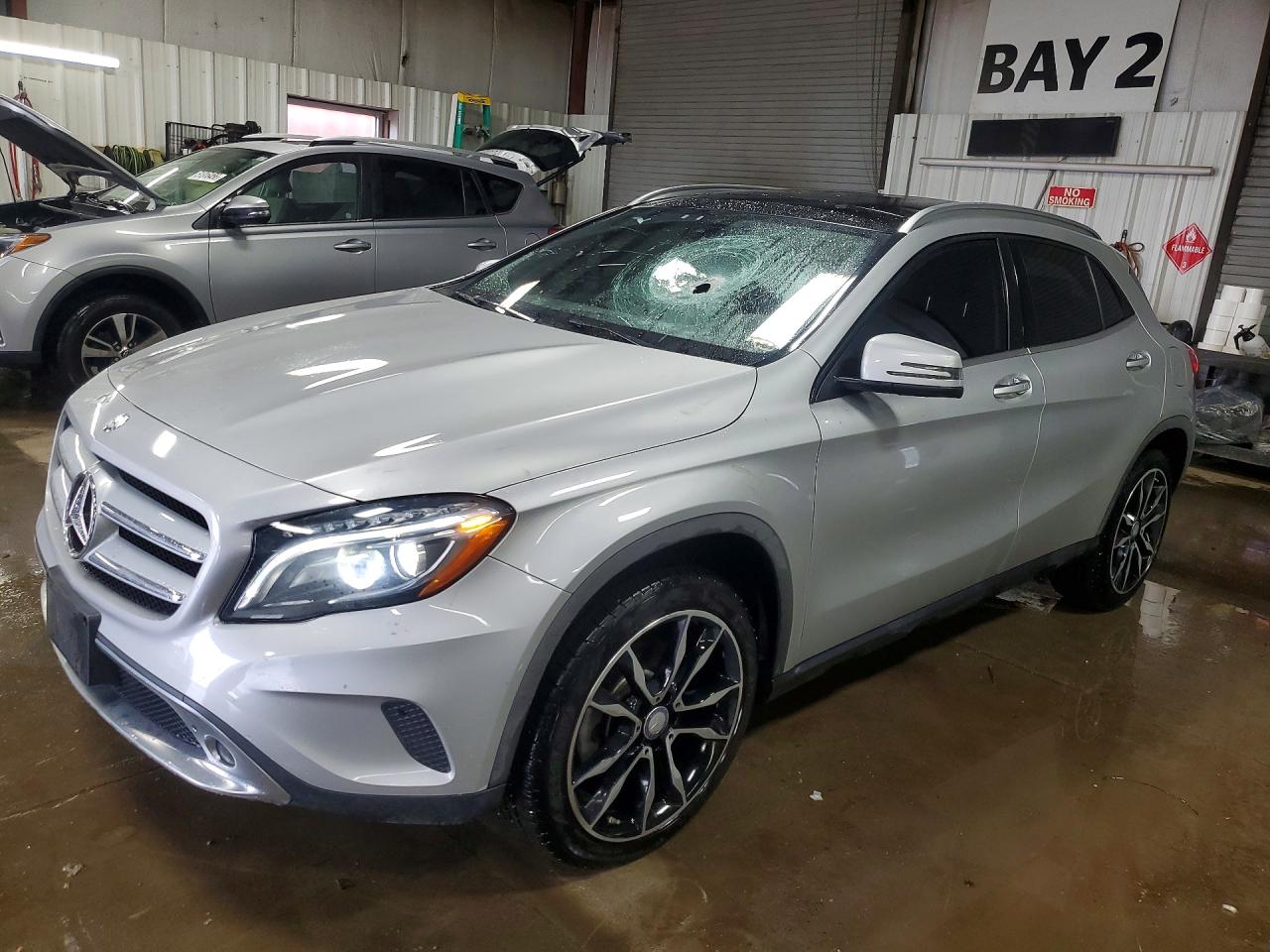 Salvage Mercedes-Benz GLA Image