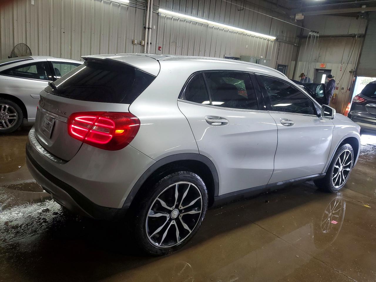 Mercedes-Benz GLA 250 4matic