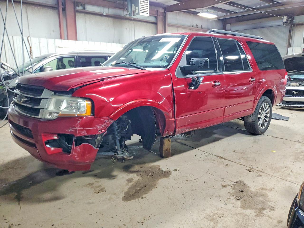Salvage Ford Expedition Image