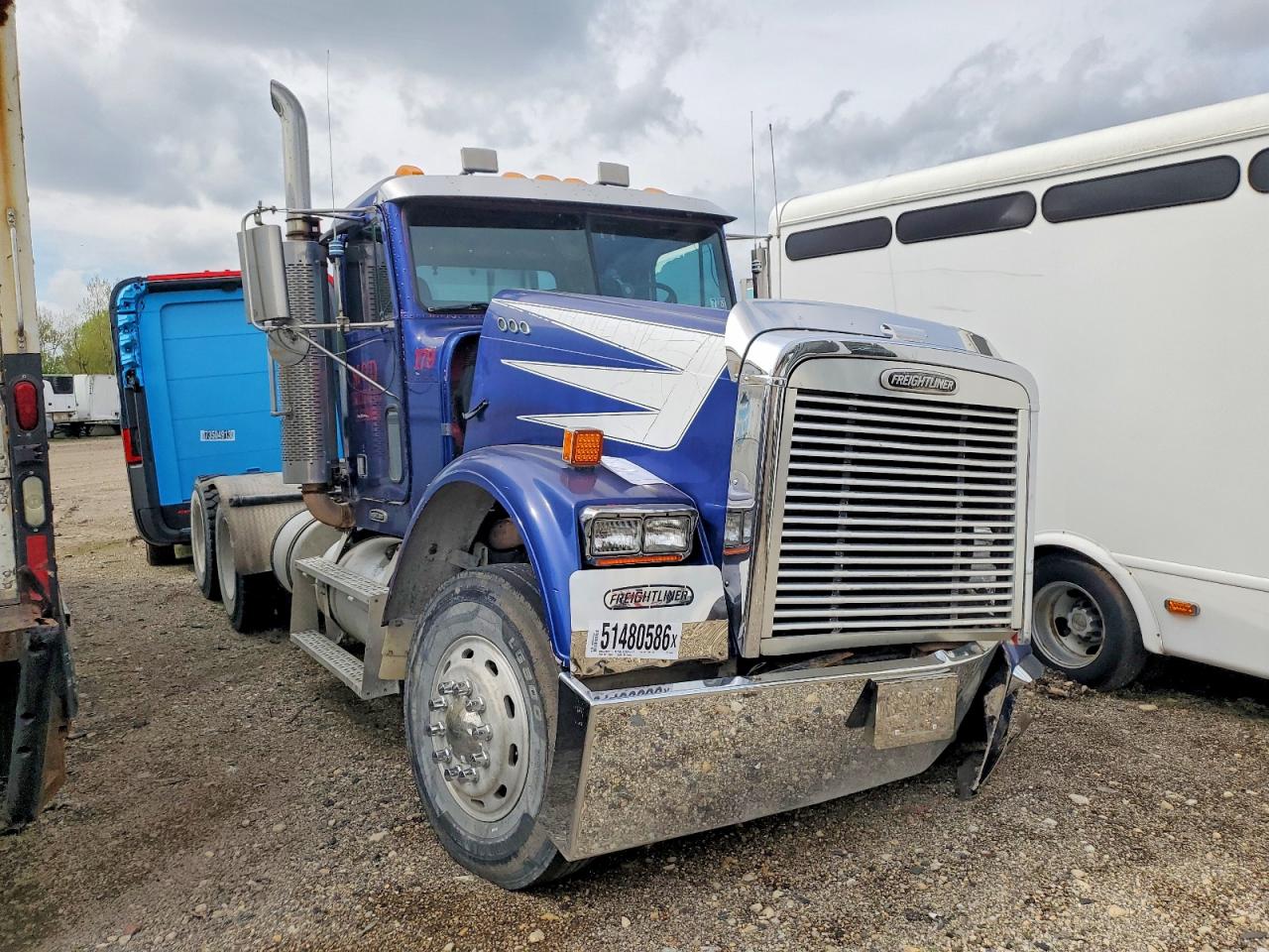 Salvage Freigliner Conventional Image