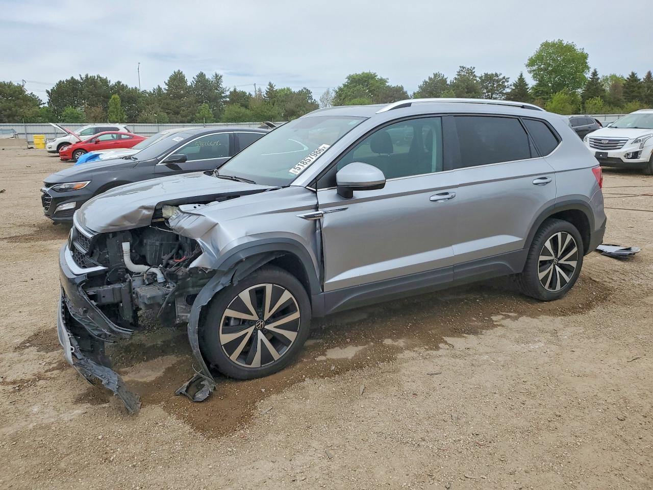 Salvage Volkswagen Taos Image