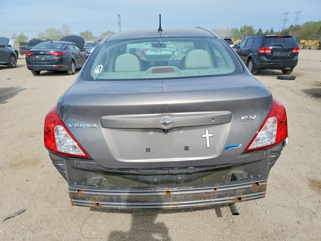 Nissan Versa 1.6 S