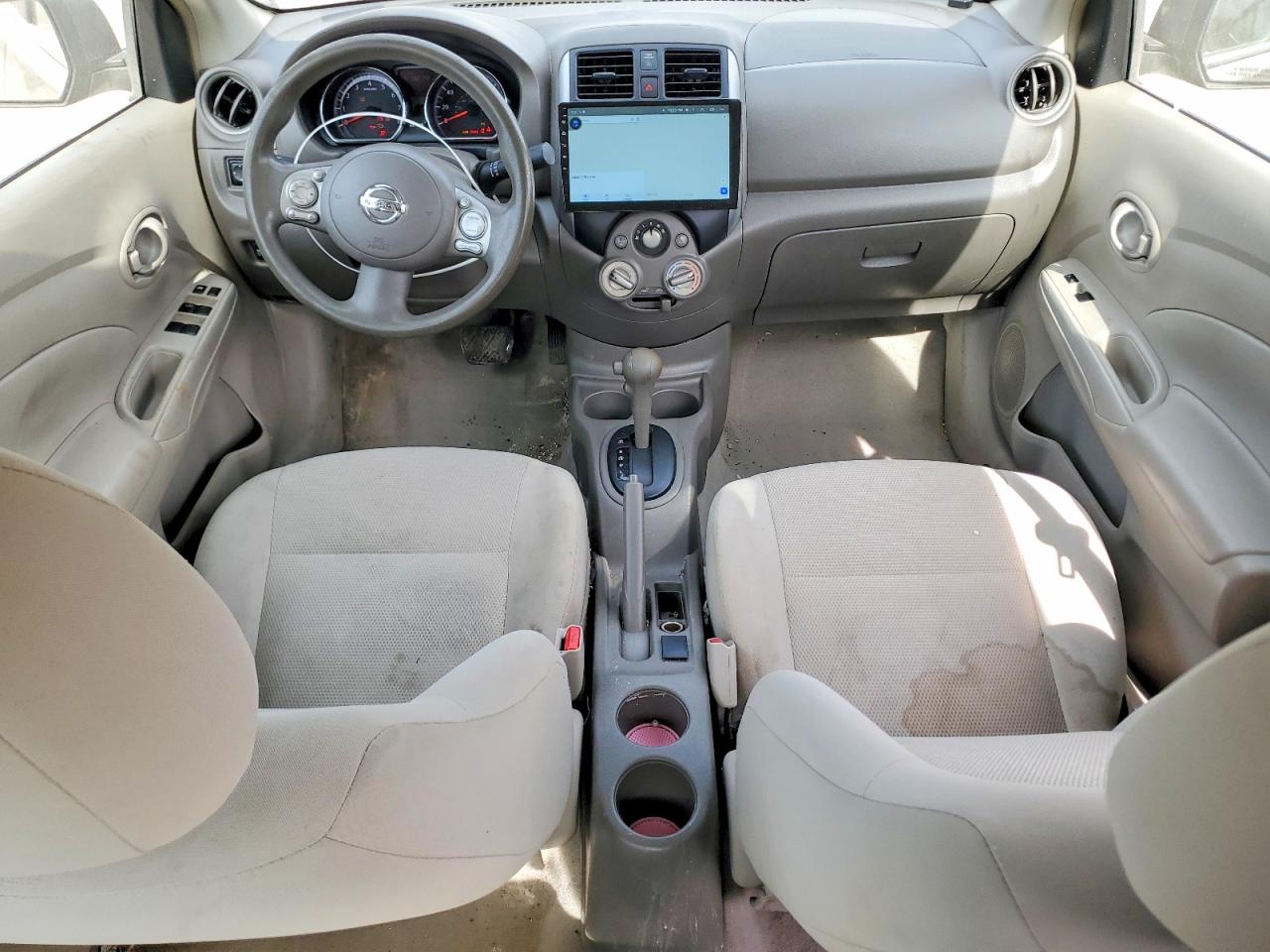 Nissan Versa 1.6 S