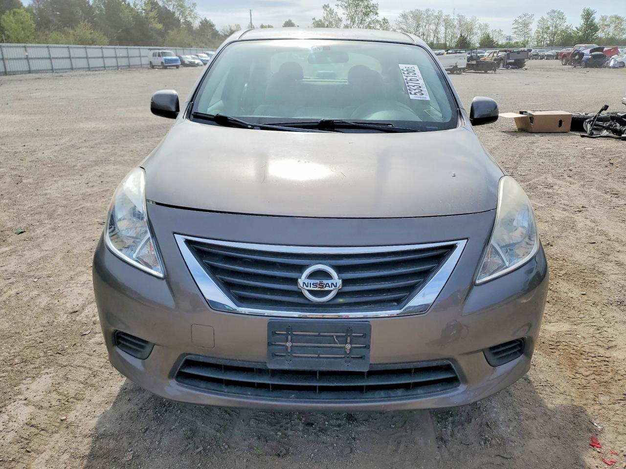 Nissan Versa 1.6 S
