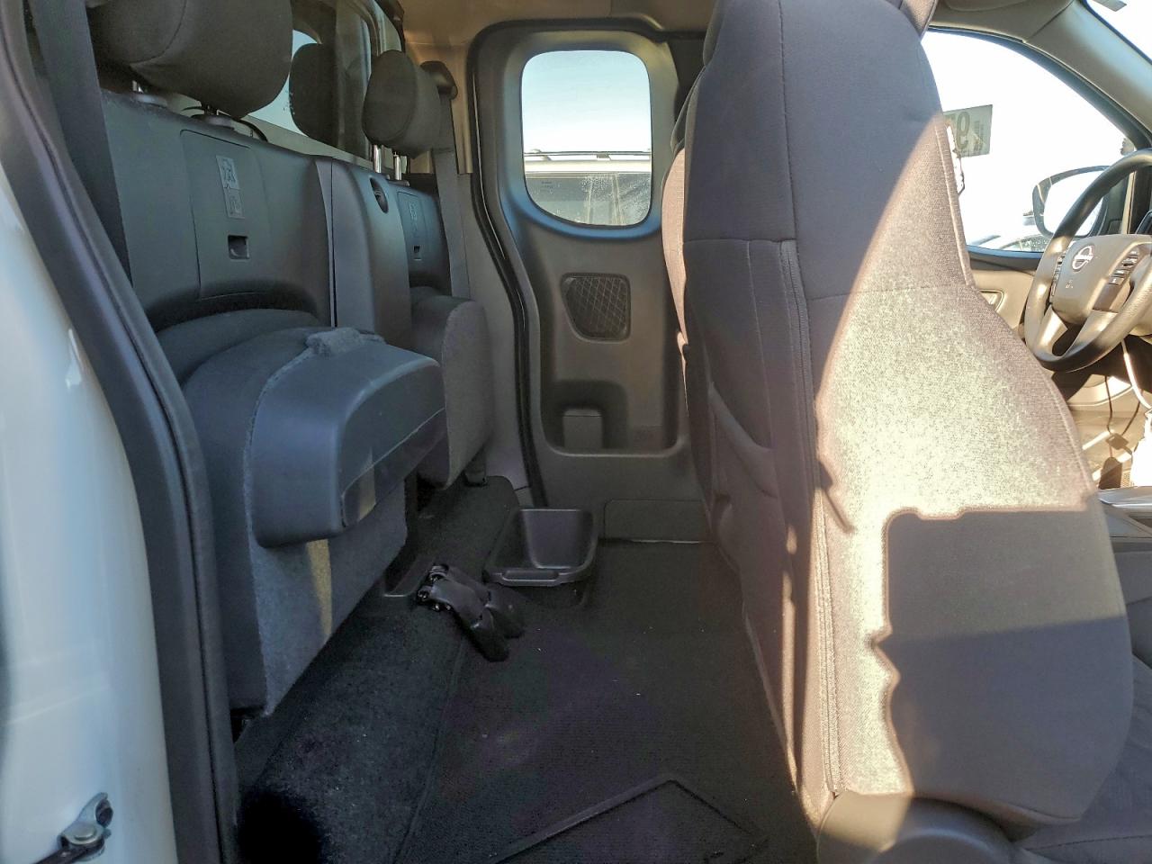 Nissan Frontier S