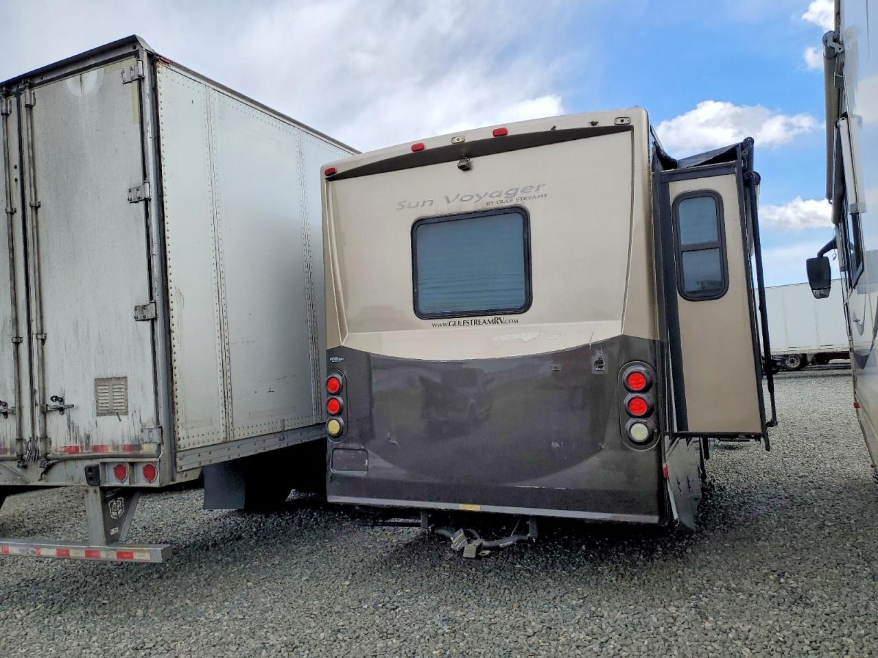 Freightliner Chassis M