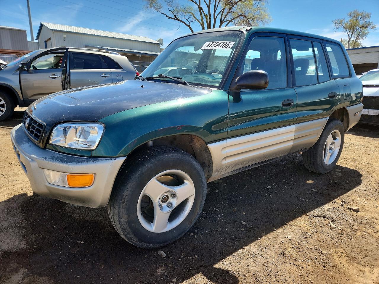 Salvage Toyota RAV4 Image