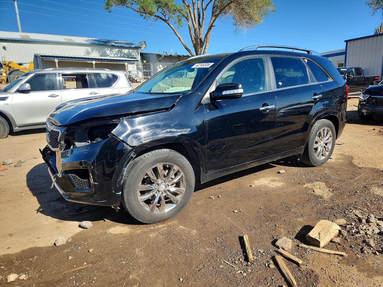 Salvage Kia Sorento Image