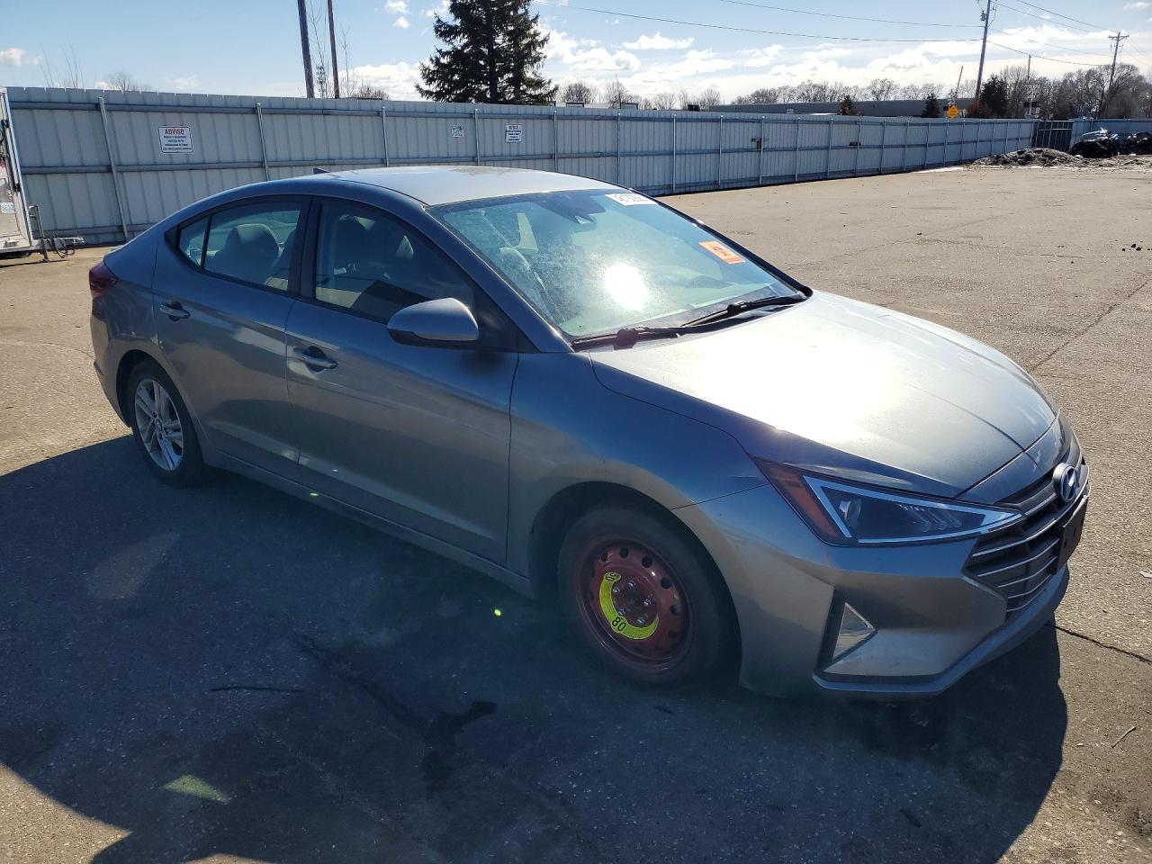 Hyundai ELANTRA Sel