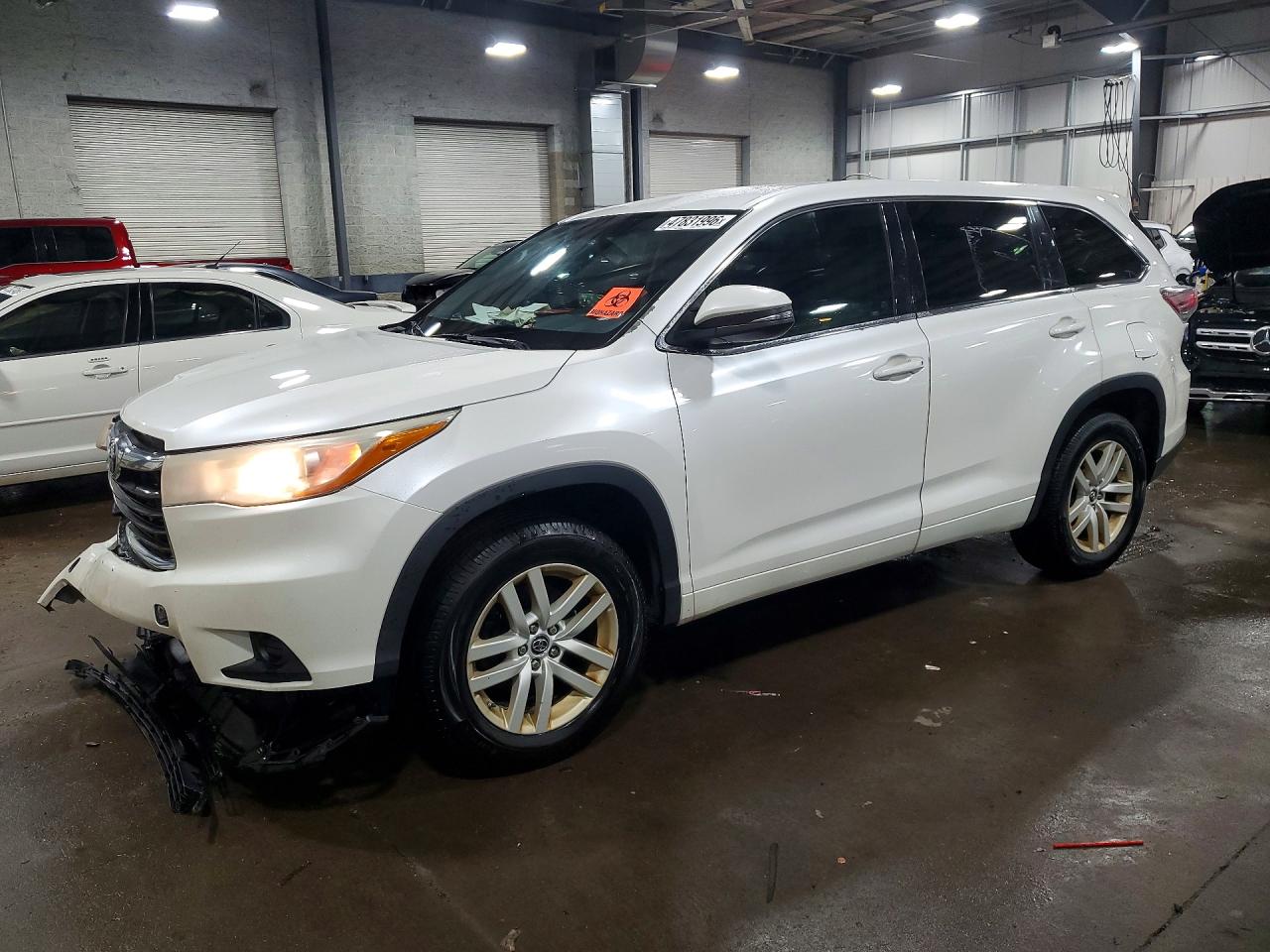 Salvage Toyota Highlander Image