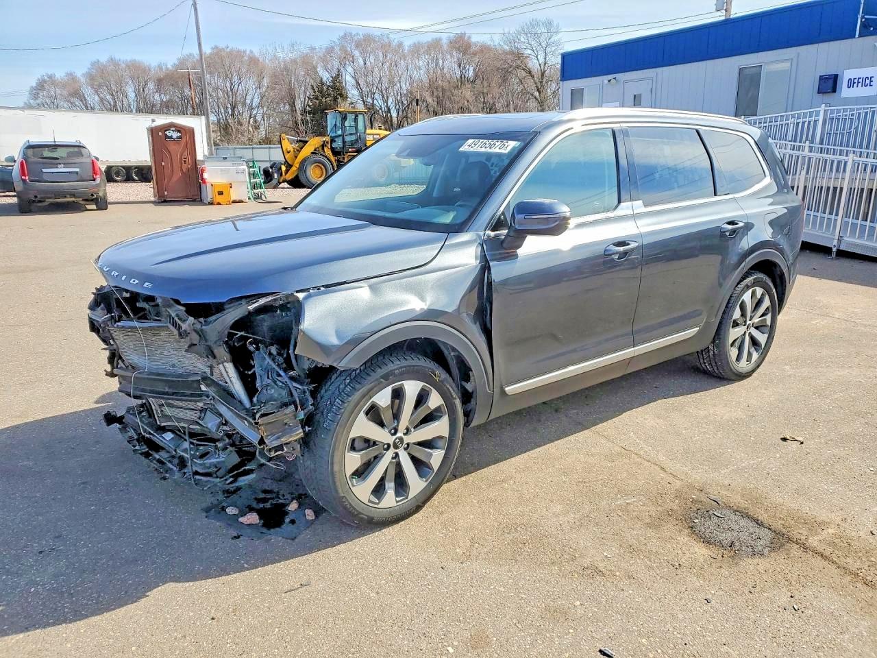 Salvage Kia Telluride Image