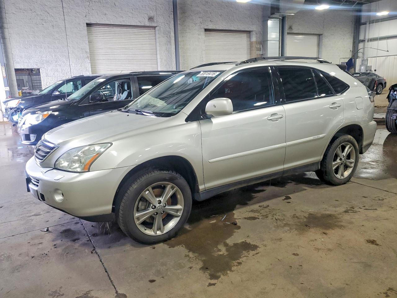Salvage Lexus RX Image