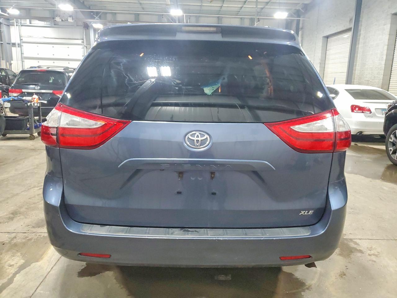 Toyota Sienna Xle 8-passenger