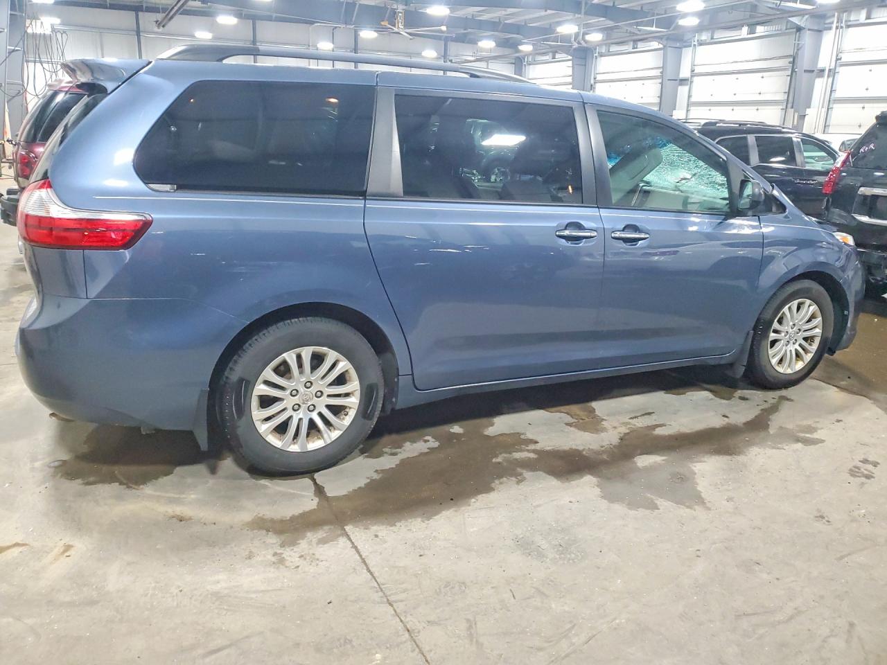 Toyota Sienna Xle 8-passenger