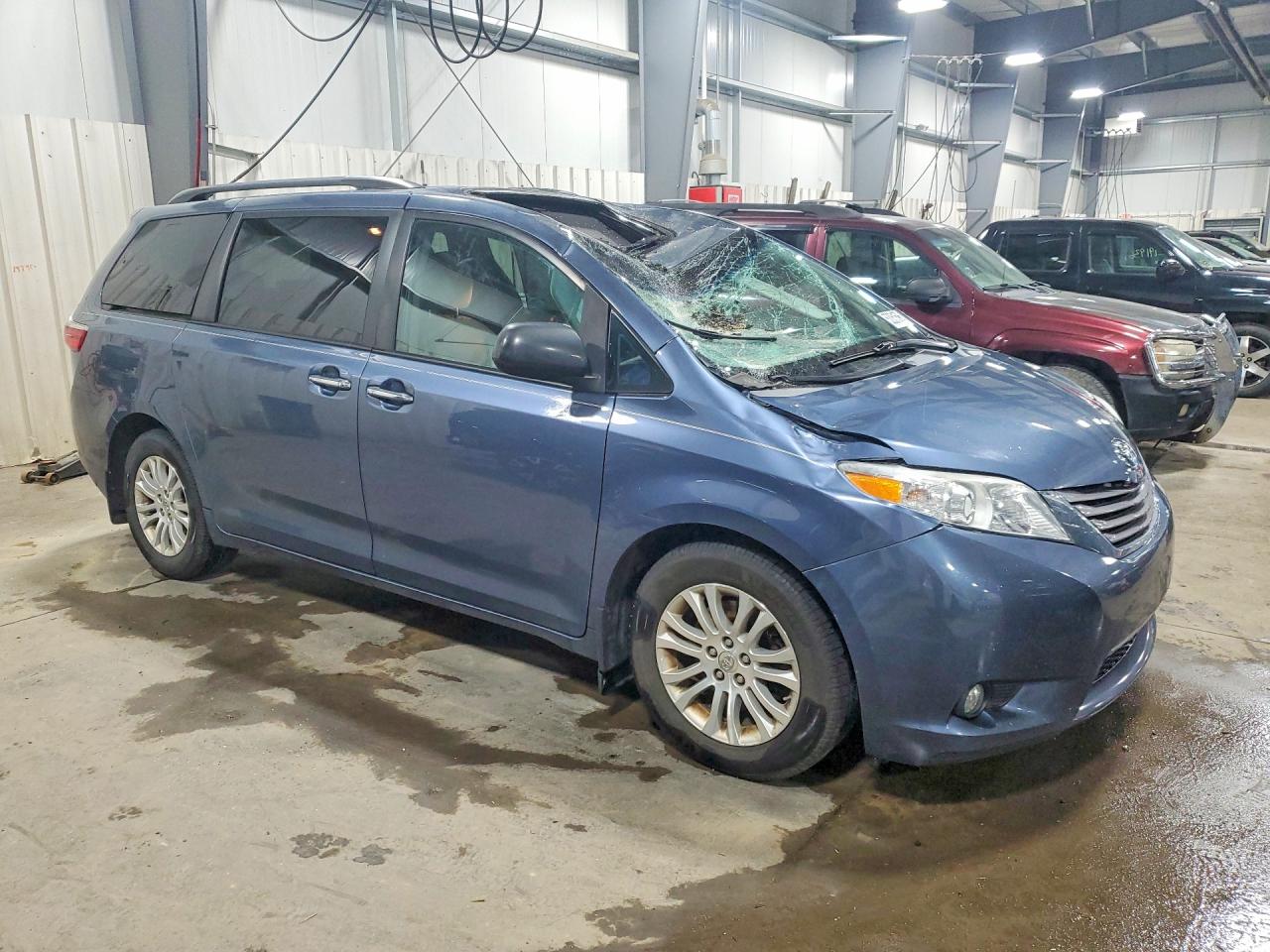 Toyota Sienna Xle 8-passenger