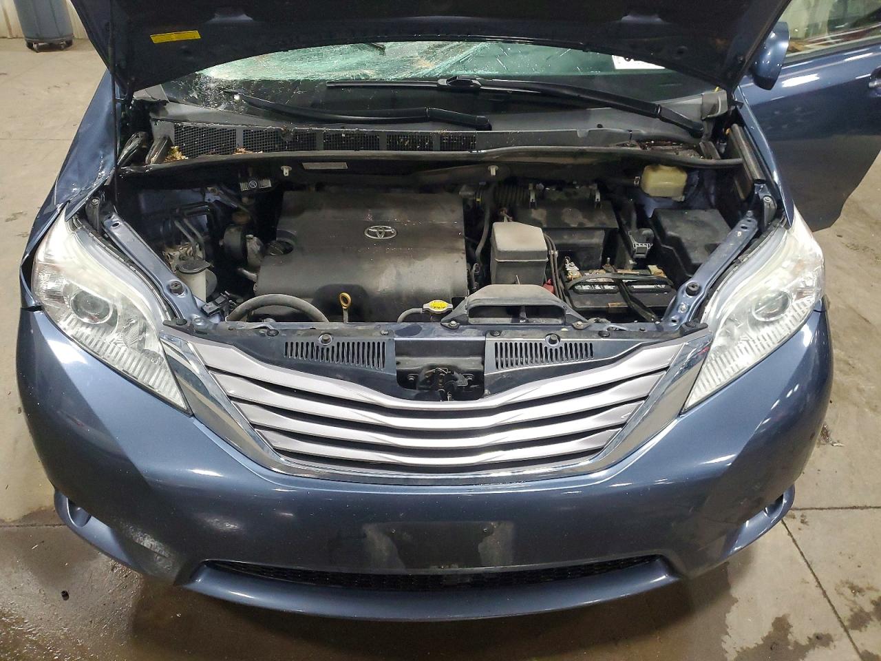Toyota Sienna Xle 8-passenger