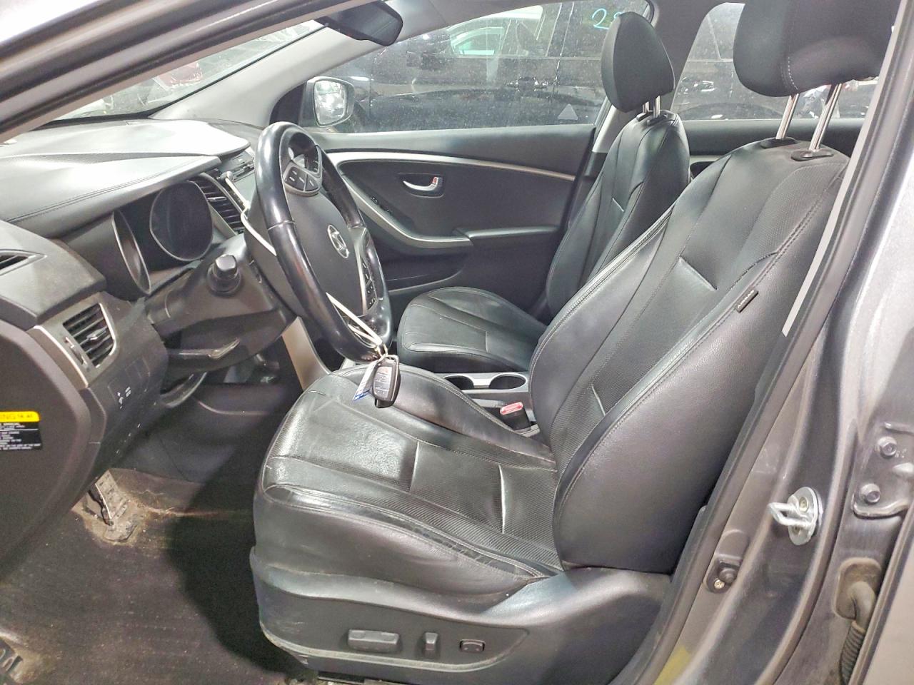 Hyundai ELANTRA Base