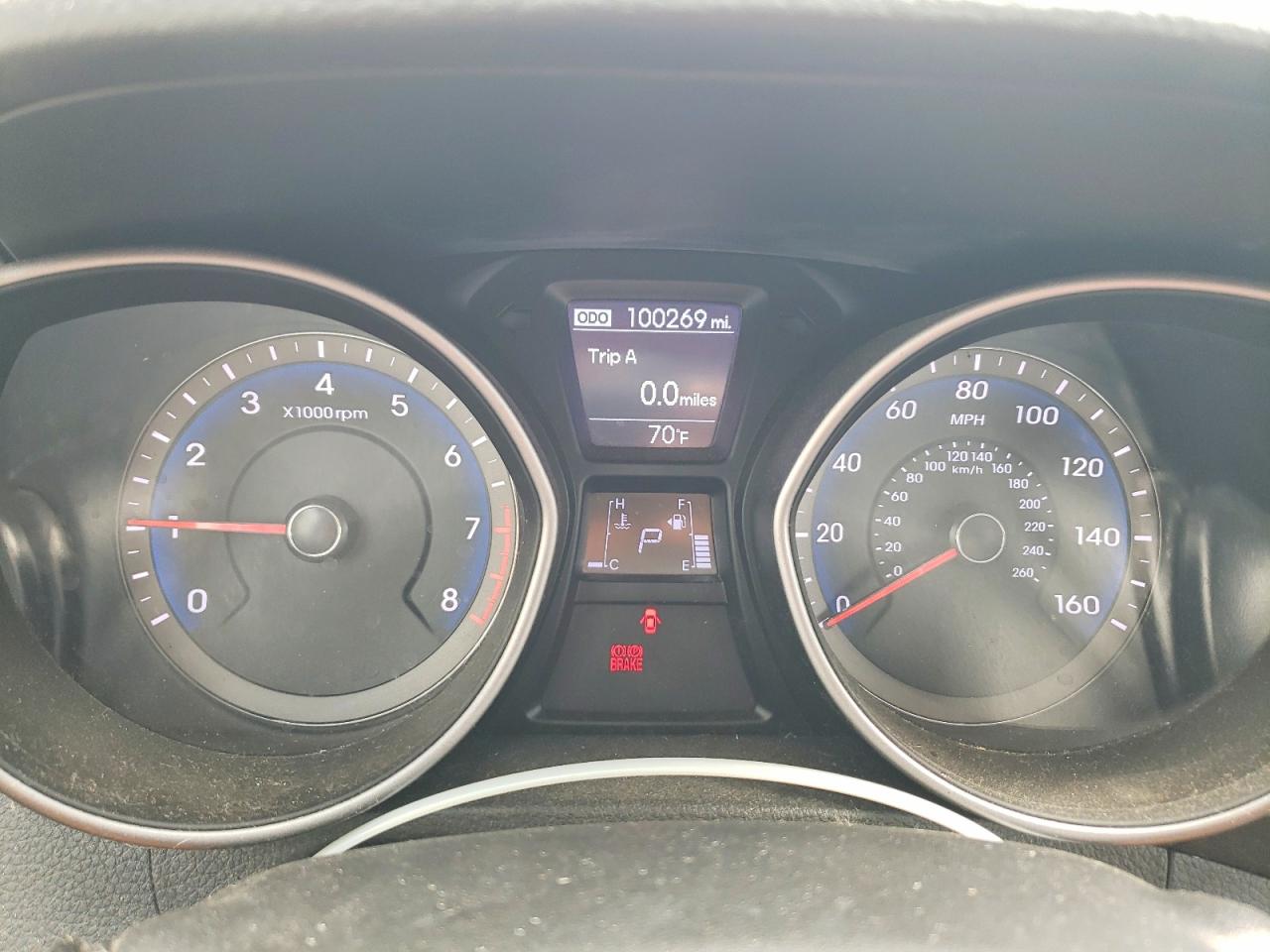 Hyundai ELANTRA Base