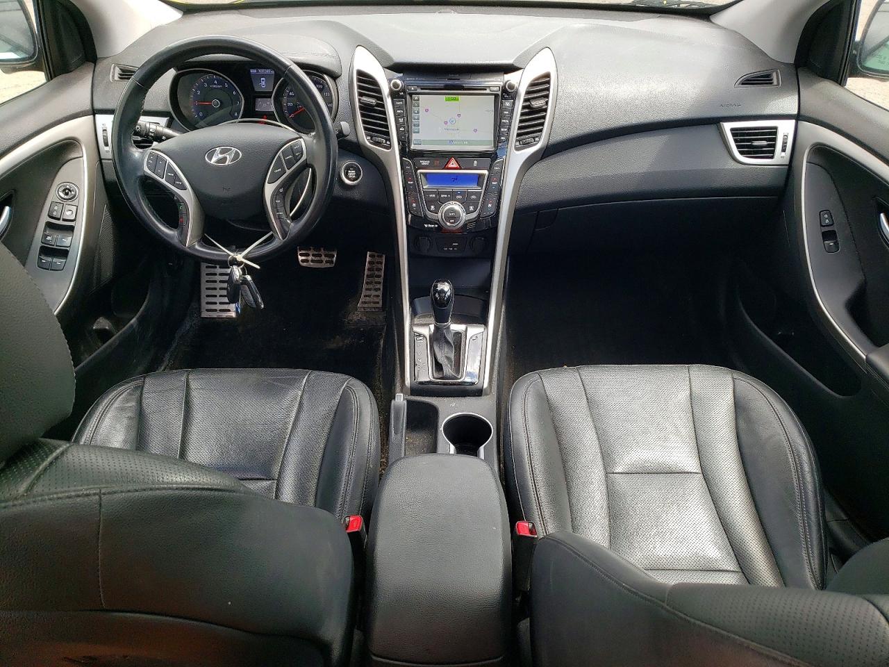 Hyundai ELANTRA Base