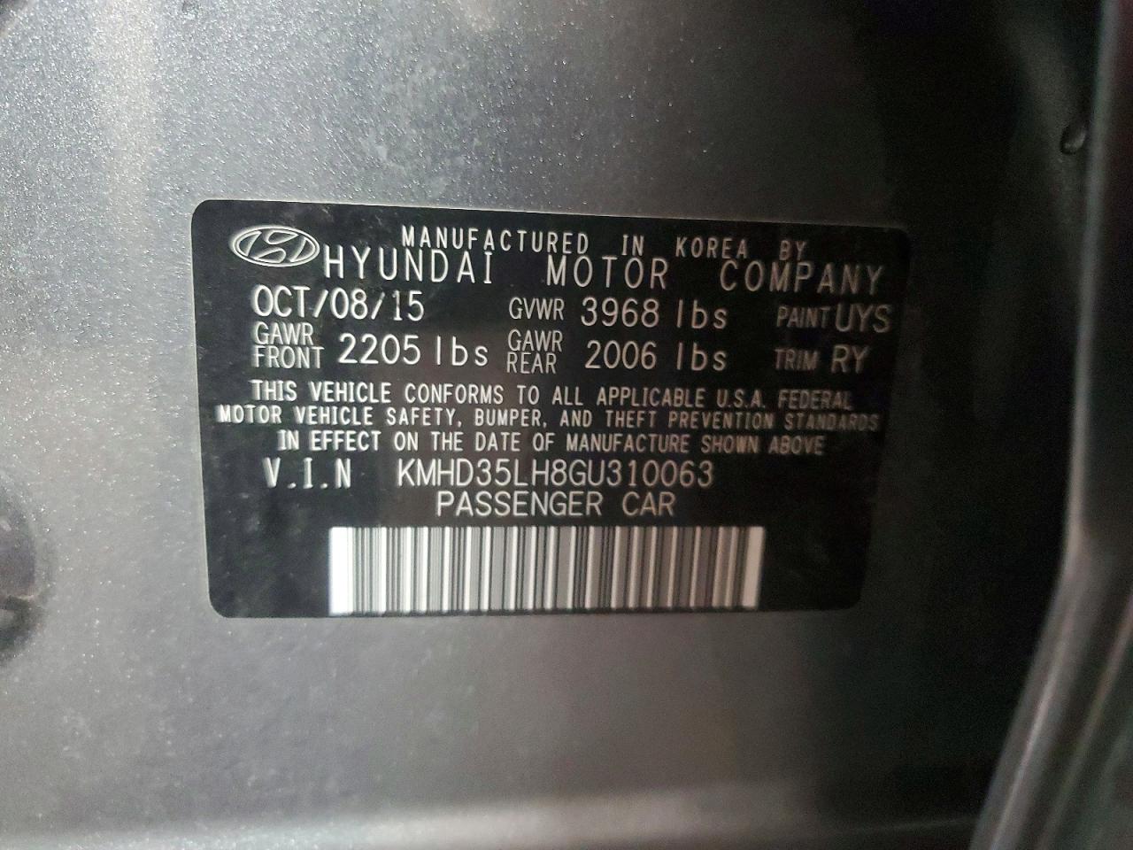 Hyundai ELANTRA Base