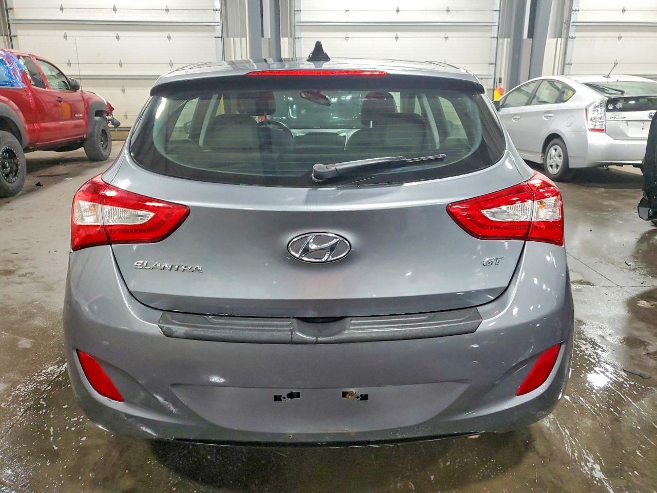 Hyundai ELANTRA Base