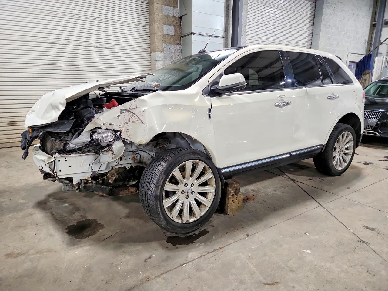 Salvage Lincoln MKX Image