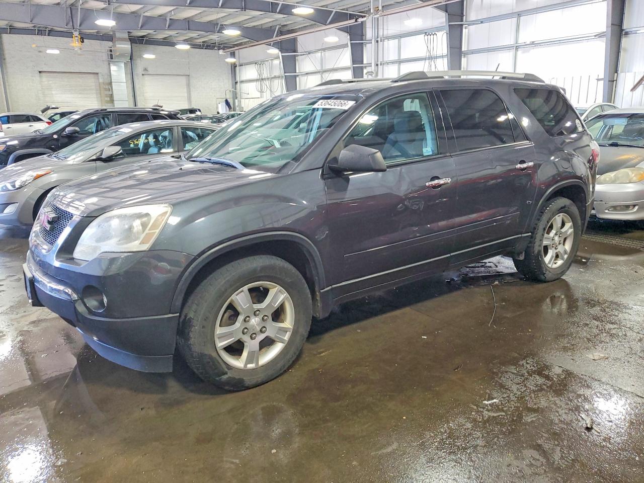 Salvage GMC Acadia Image