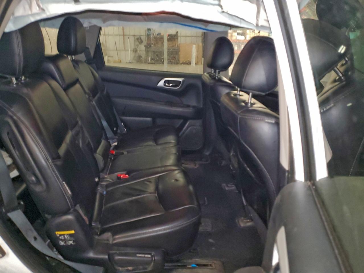 Nissan Pathfinder S