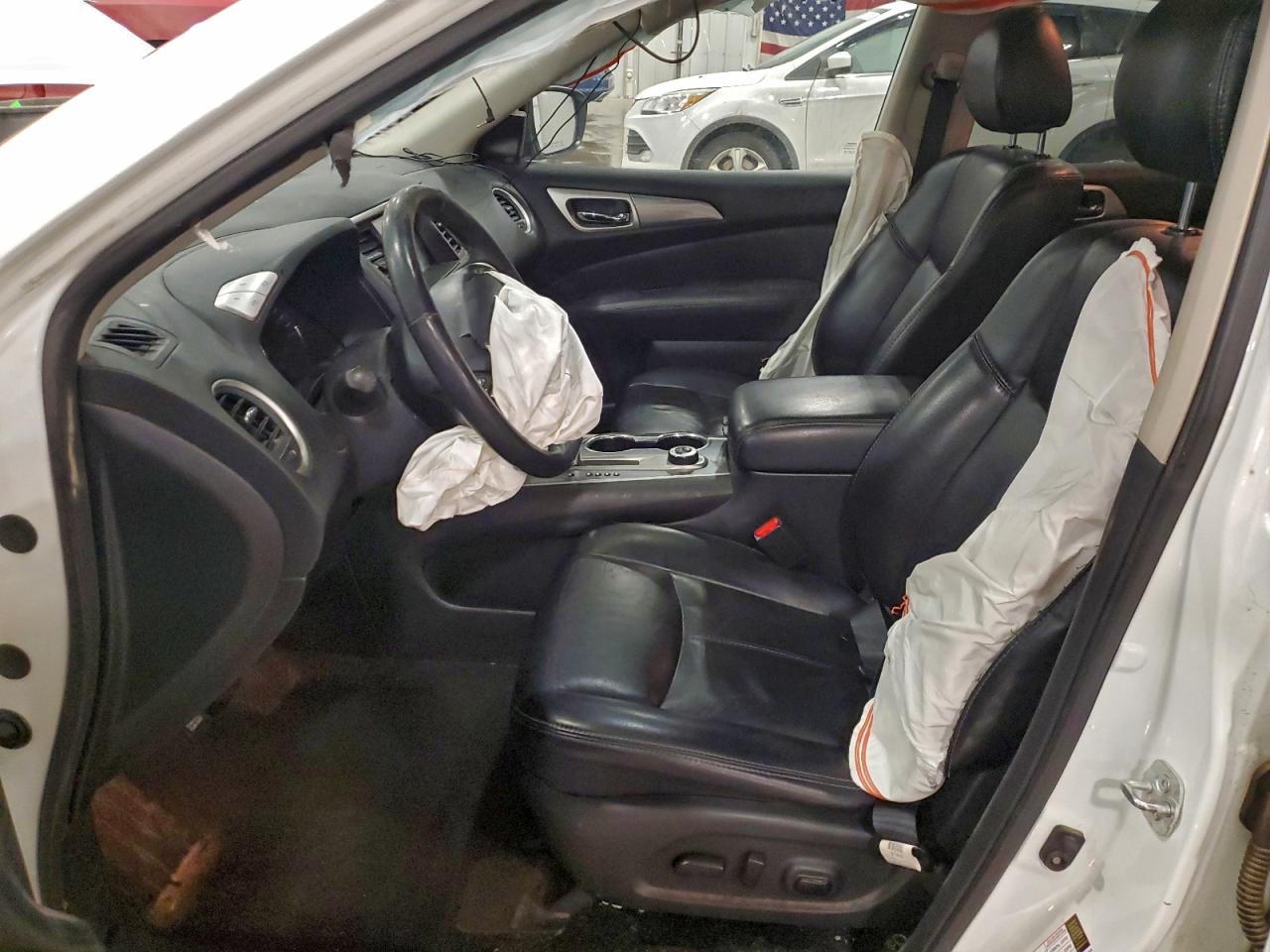 Nissan Pathfinder S