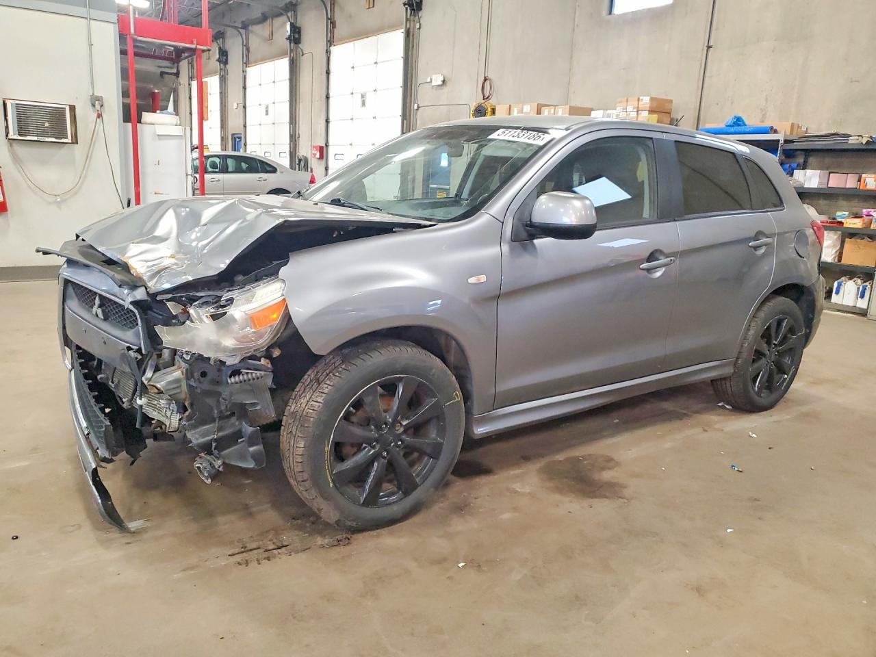 Salvage Mitsubishi Outlander Image