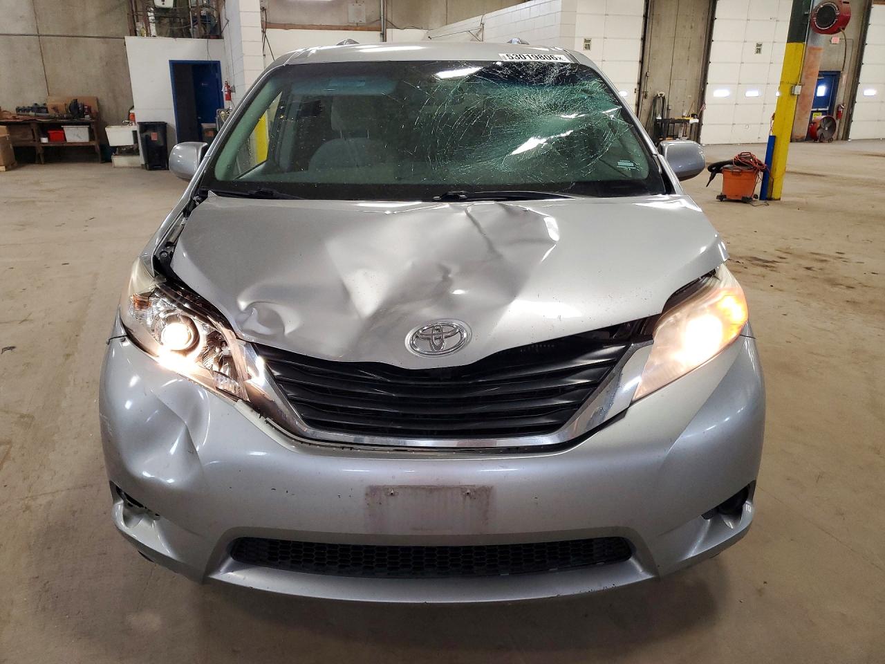 Toyota Sienna Le