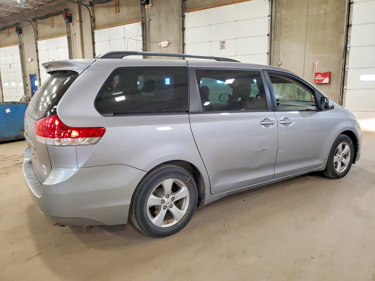Toyota Sienna Le